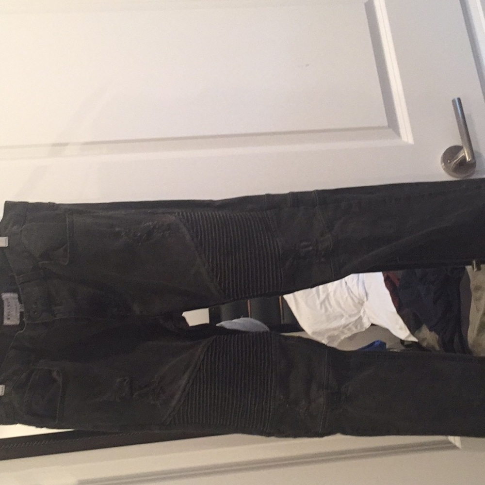 Bullhead denim co. Stacked skinny size:32